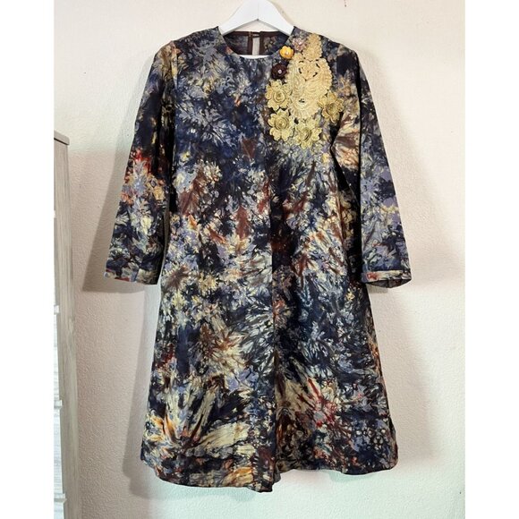 Vintage-Inspired Floral Pattern Long Sleeve Dress With Gold Embroidered Applique - Picture 1 of 10